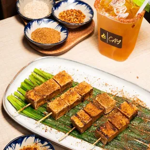 ĐẬU HŨ XIÊN NƯỚNG ĐƯỜNG PHỐ / GRILLED TOFU WITH SALT AND CHILI