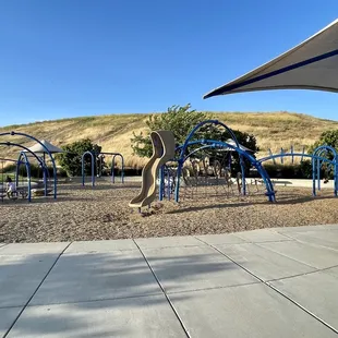 Cayetano park nearby.