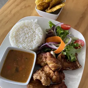 Chicharron de pollo (deep fried chicken)
