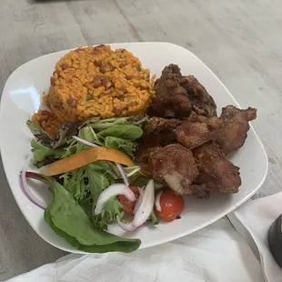 Rice maspostiao chicharon of chicken and salad