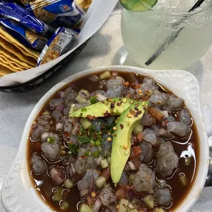 Ceviche de camarón crudo