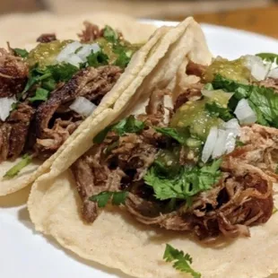 Tacos de carnitas de puerco