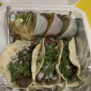 Tacos de carne asada