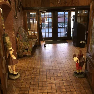 Entrance !