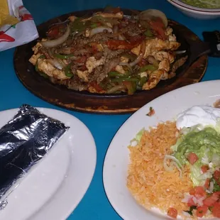 Double fajitas mixed meat was more than enough food for my husband and myself.   Great flavor and very quickly served.