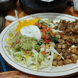 Some of the side items served with the fajitas.