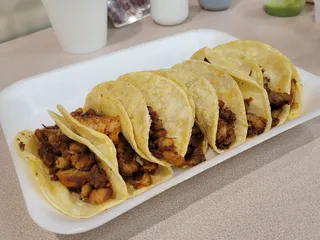Los Tragones Grill