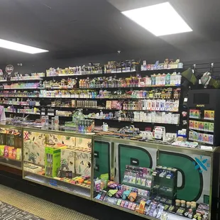 Nicotine vapes and rolling supples