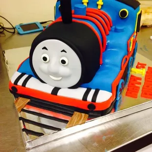 Thomas-Train-Custom-Birthday-Cake