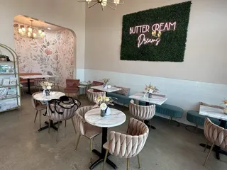 Southern Charm Cakery