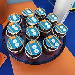 Blippi-inspired chocolate cupcakes
