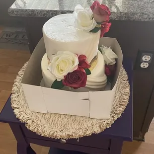 First quick photo of cake when brought home after cake was picked up before placing in refrigerator