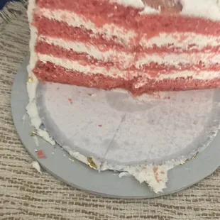 Inside was only just two cake colors no strawberry and vanilla cream or mousse fillings!!! Like specifically ordered!!!