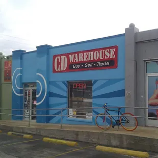 1 Block South Of the UTA Campus