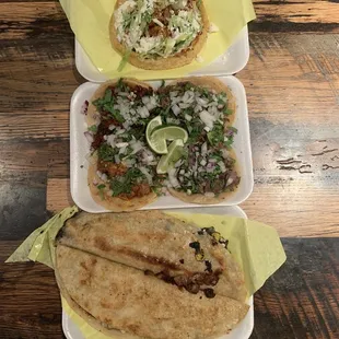 1 sope al pastor 2 taco asada 1 taco al pastor 1 taco de chorizo 1 quesadilla de huitlacoche 1 quesadilla de chicharrones