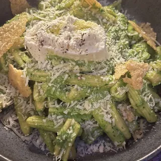 Cavatelli pesto,