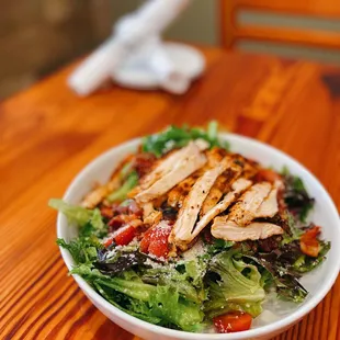 Full Sensation Salad with Blackened Chicken