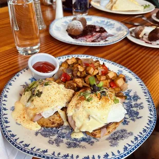 Eggs Benedict