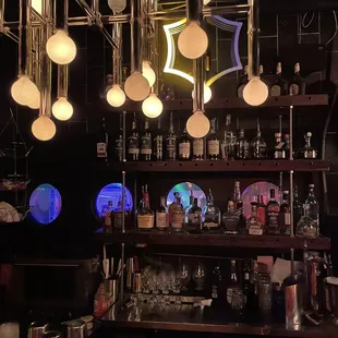 Middle bar with view of the club