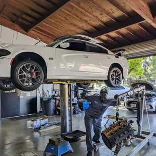 Engine removed from a Dodge Charger 392