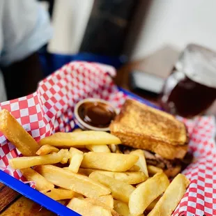 Beef Brisket Sandwich with 1 Side regular Bun (texas toast was requested as the bread)