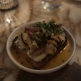 Mussel toast