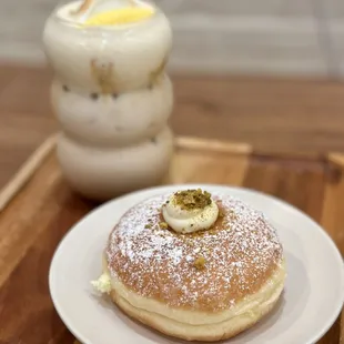 I highly recommend trying the pistachio cream donut