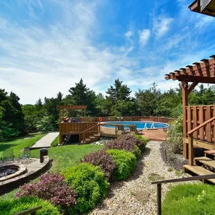 Cedar Crest Lodge