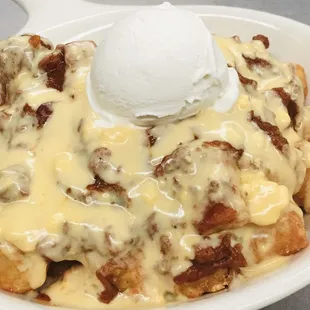 Chili Beer Cheese Totchos