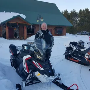 Food and snow are always awesome here.   Trail comes right to their back door!