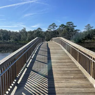 Boardwalks and pedestrian bridges very well maintained