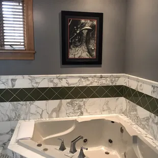 Parkview Suite jacuzzi