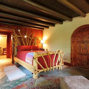 Cedar Suite (not shown, 2 person shower or Cedar line sauna).