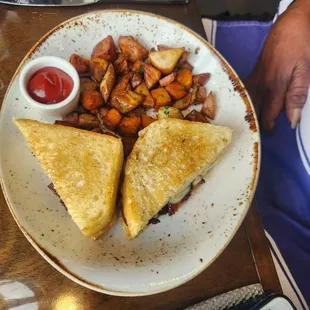 Fried egg sandwich