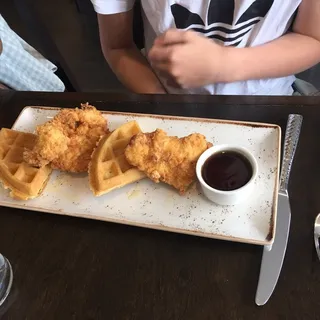 Crispy Amish Chicken  Waffle