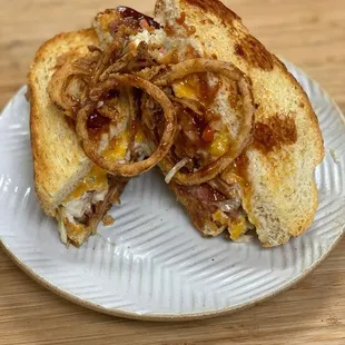 a grilled cheese sandwich