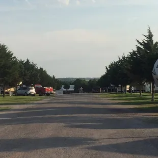 Wide roads, lots of sites
