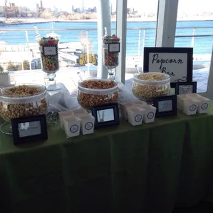 Popcorn bar