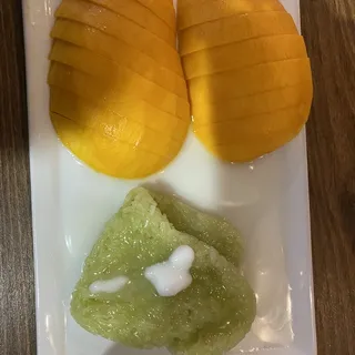 Sweet Sticky Rice w/ Ice Cream