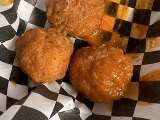 Amelios Pizza & More