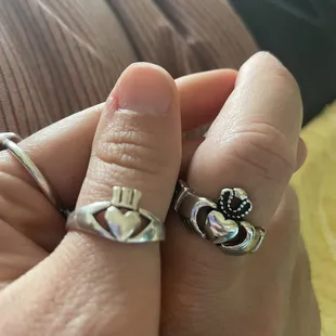 Claudagh ring (right)