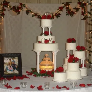 Sparking Red and White wedding cake.