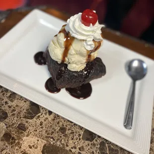Brownie sundae