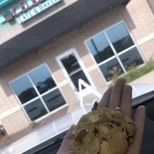 Chocolate cookie with pretzels and lays