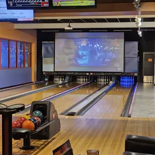Celebrity Lanes