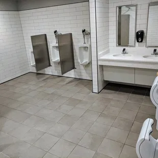 Men's Bathroom (Super clean!)