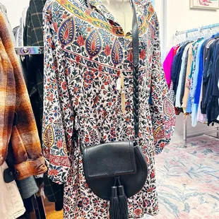 Celery Consignment Boutique In Memphis Style Fall Dress form with Crossbody Bag