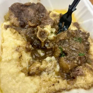 Oxtail&apos;s and Grits
