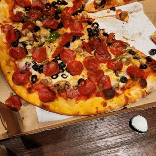Where are the cuts?!?!?!? REALLY frustrating that they didn&apos;t even take the time to cut it into slices. First time in my life!