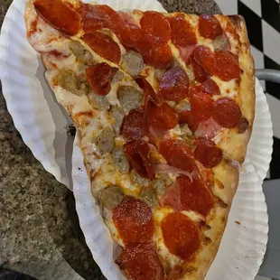 Tom Jones pizza